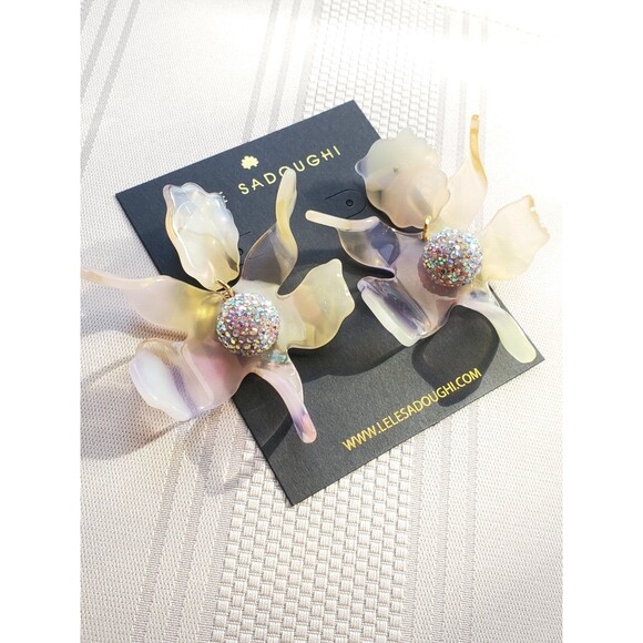 Brand New. $198 Lele Sadoughi Apricot Ombre Crystal Lily Earrings - Picture 4 of 10